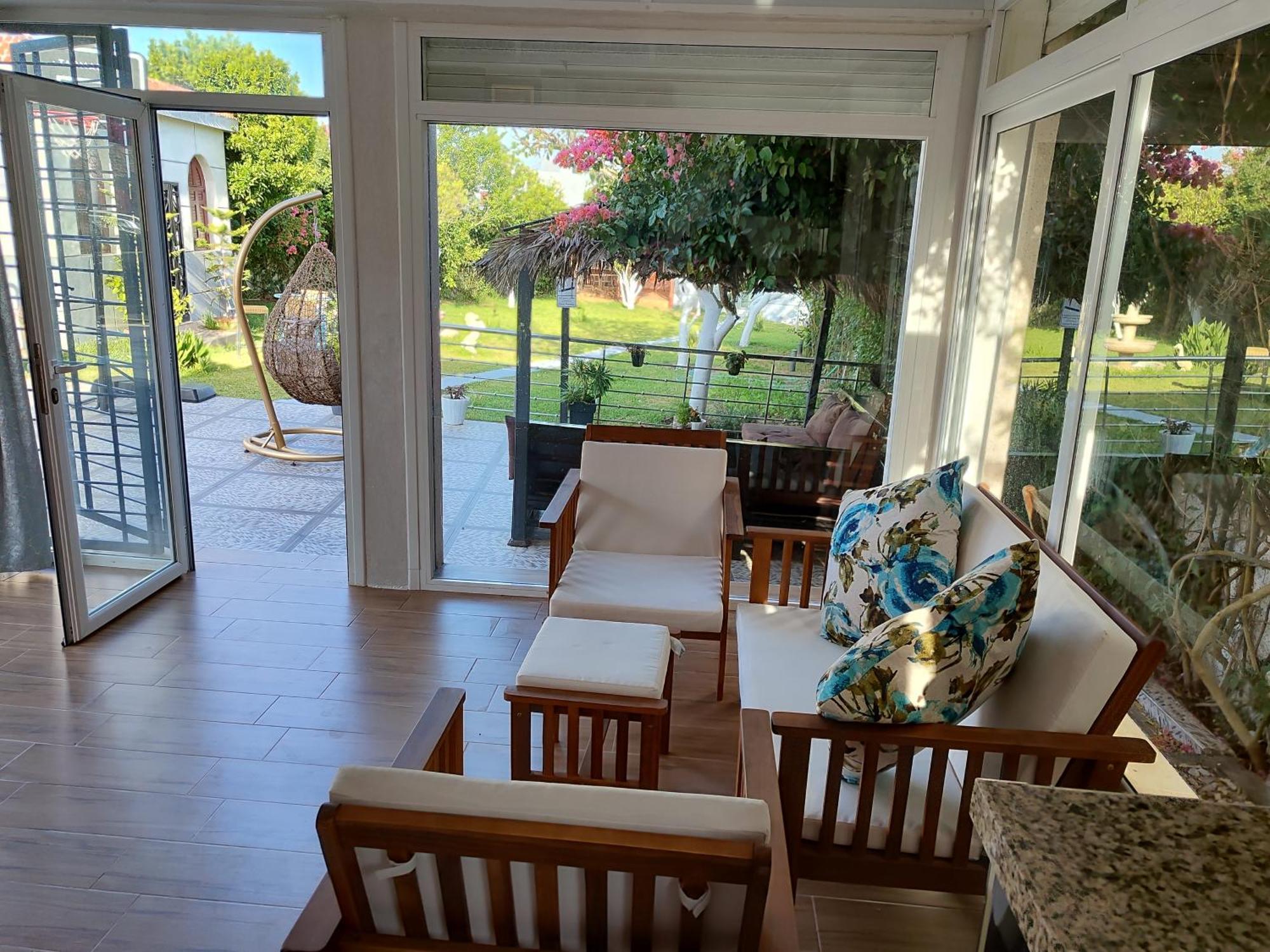 Villa Naima ลารัช ภายนอก รูปภาพ